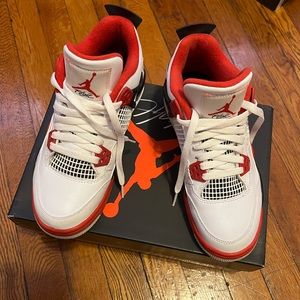 Air Jordan 4 Retro
